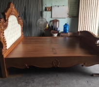 Giường tân cổ điển 1m8 gõ Nam Phi