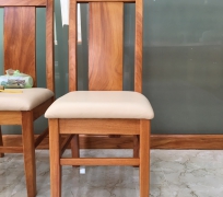 Bàn ăn đẹp gỗ tự nhiên