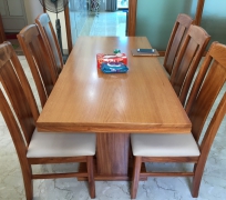 Bàn ăn đẹp gỗ tự nhiên