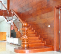 Cầu thang gỗ đẹp