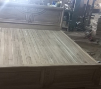 Giường Gỗ Tràm Bông Vàng Thang Dạt 1m8
