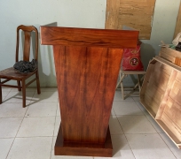 BỤC PHÁT BIỂU 003