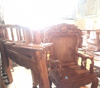 GHẾ CHỦ TỌA GỖ GÕ ĐỎ NAM PHI ( CÓ BỌC TỰA GHẾ, HÀNG MỚI SƠN XONG)