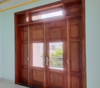 CỬA CHÍNH GỖ  LIM ( Hình chụp thật)