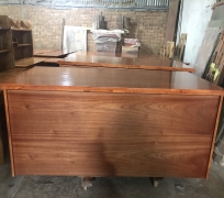BÀN LÀM VIỆC VÁN PHỦ 1M6