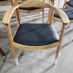 Ghế gỗ sồi bọc nệm 003