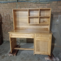 BÀN HỌC GỖ SỒI 1M37 ( HINH CHỤP THẬT TẠI XƯỞNG)
