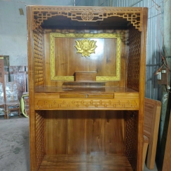 KHUNG BÀN THỜ GỖ  TRÀM BÔNG VÀNG 01 ( HÌNH CHỤP TẠI XƯỞNG)