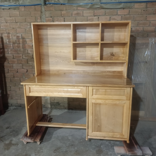 BÀN HỌC GỖ SỒI 1M37 ( HINH CHỤP THẬT TẠI XƯỞNG)