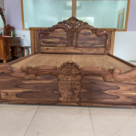 GIƯỜNG GỖ CẨM LAI VIỆT  001 ( HÌNH CHỤ THẶT)