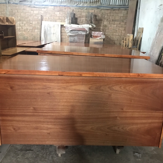 BÀN LÀM VIỆC VÁN PHỦ 1M6